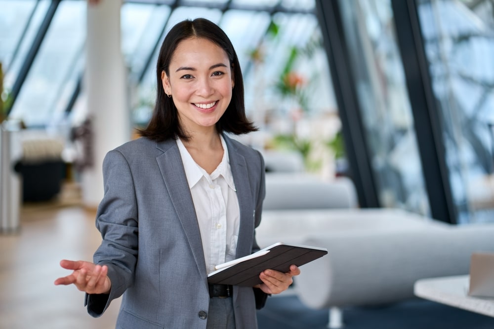 Career 14 shutterstock 2179380689 1 min